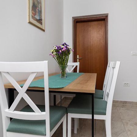 Apartments With A Parking Space Pisak, Omis - 5975 Bagian luar foto