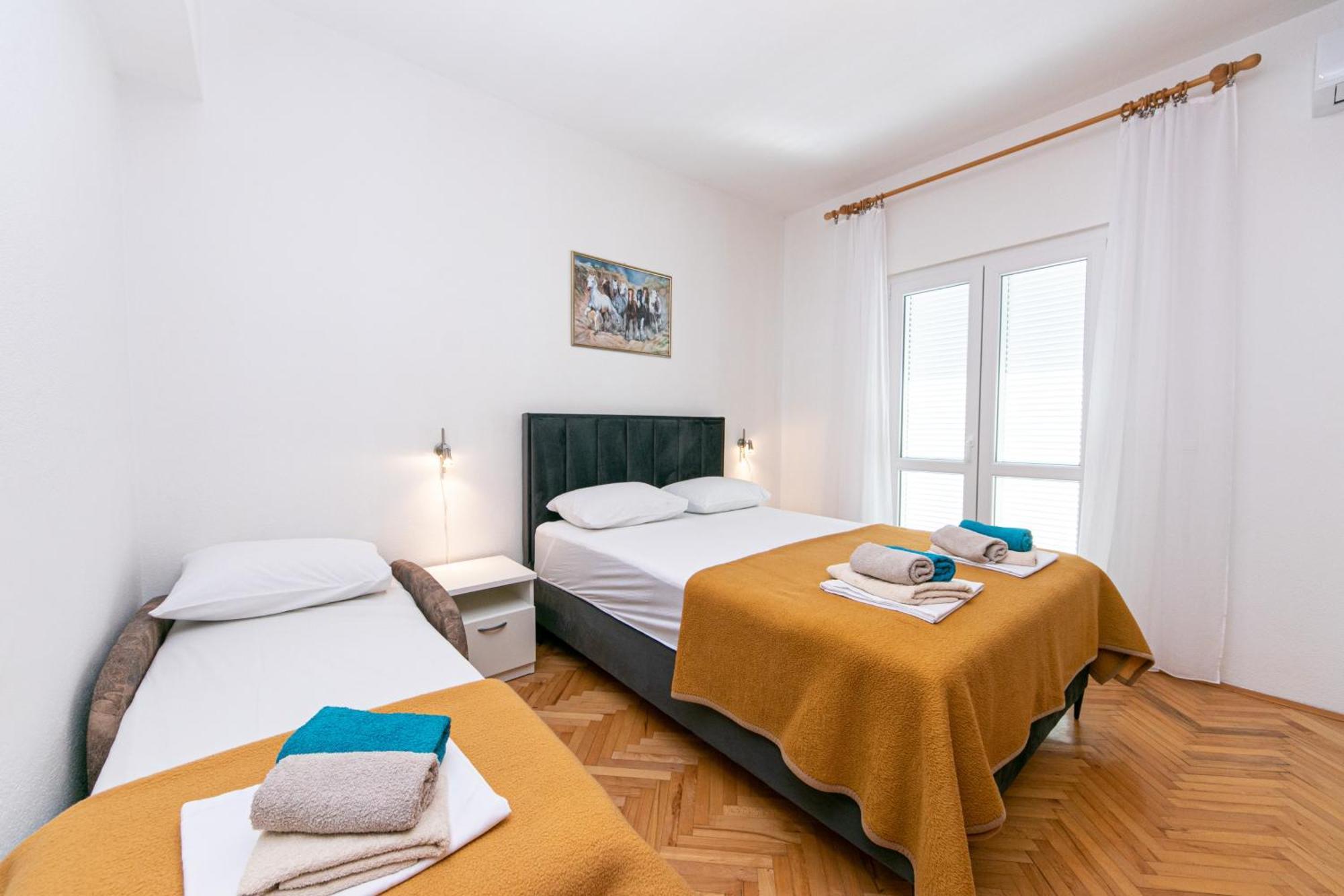 Apartments With A Parking Space Pisak, Omis - 5975 Bagian luar foto