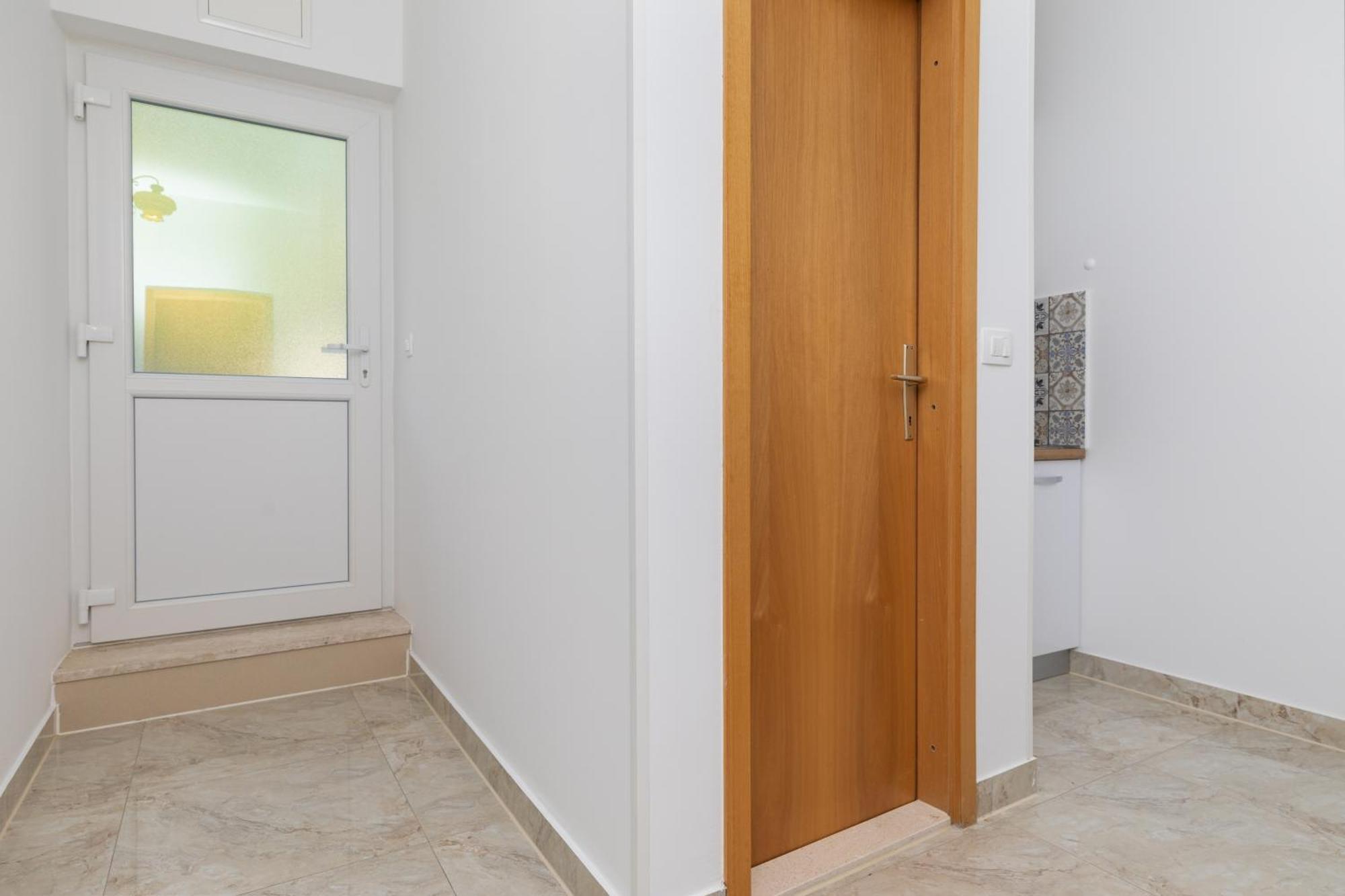 Apartments With A Parking Space Pisak, Omis - 5975 Bagian luar foto