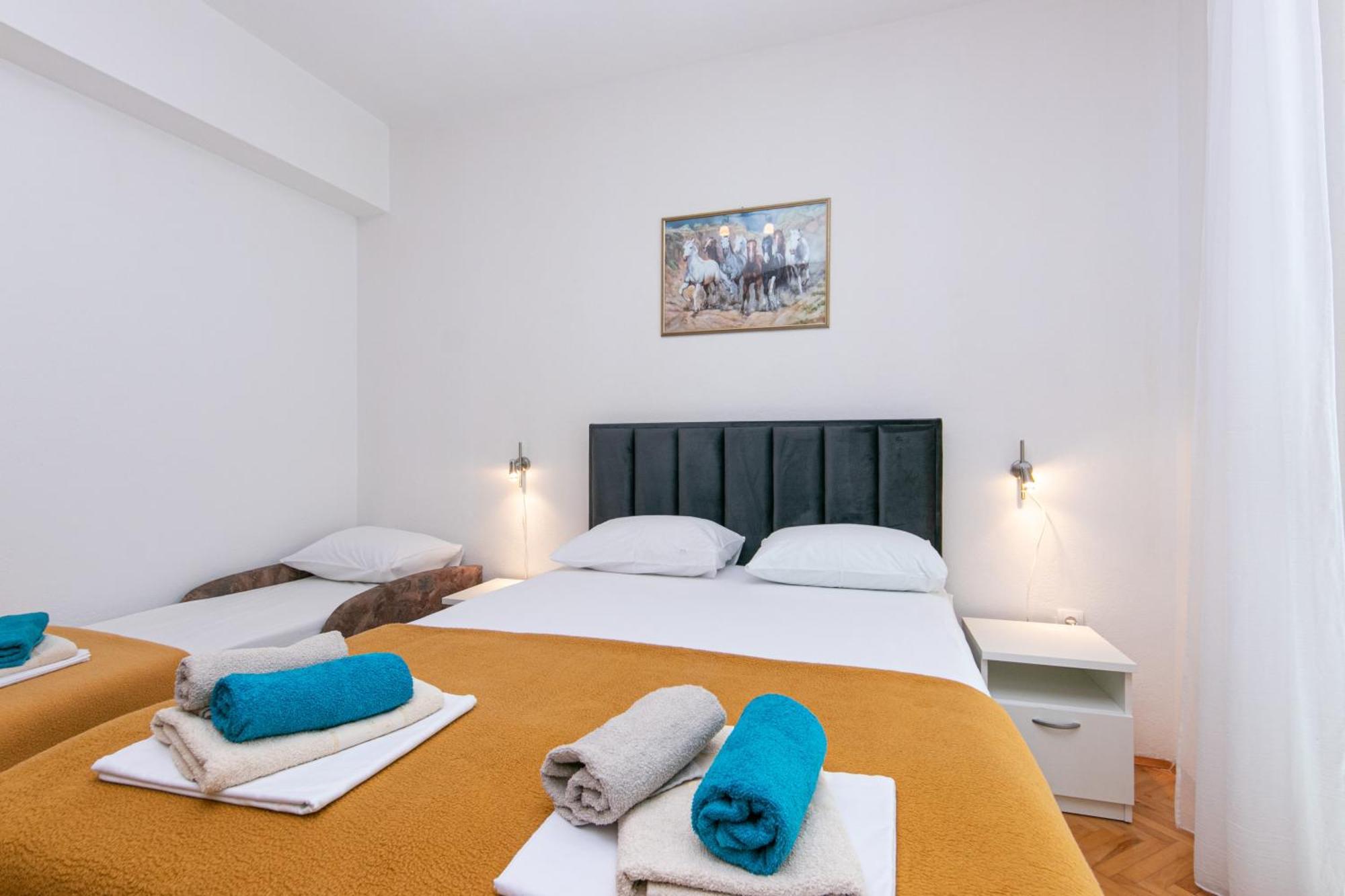 Apartments With A Parking Space Pisak, Omis - 5975 Bagian luar foto