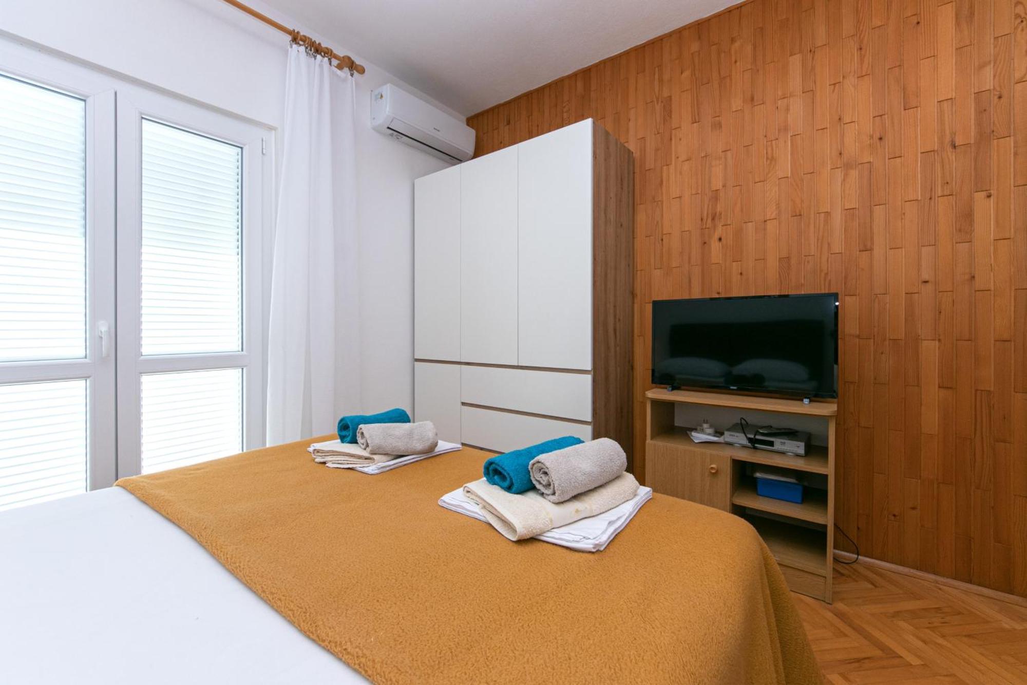 Apartments With A Parking Space Pisak, Omis - 5975 Bagian luar foto